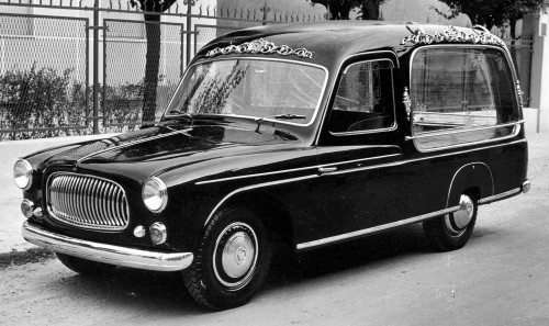 Redan 1953 hade man b rjat licenstillverka Fiat 1400 i Spanien 